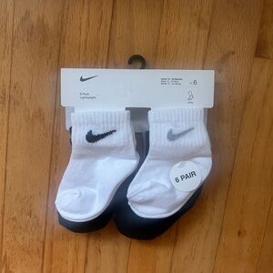 Nike Infant Socks 6-Pack in White and Black